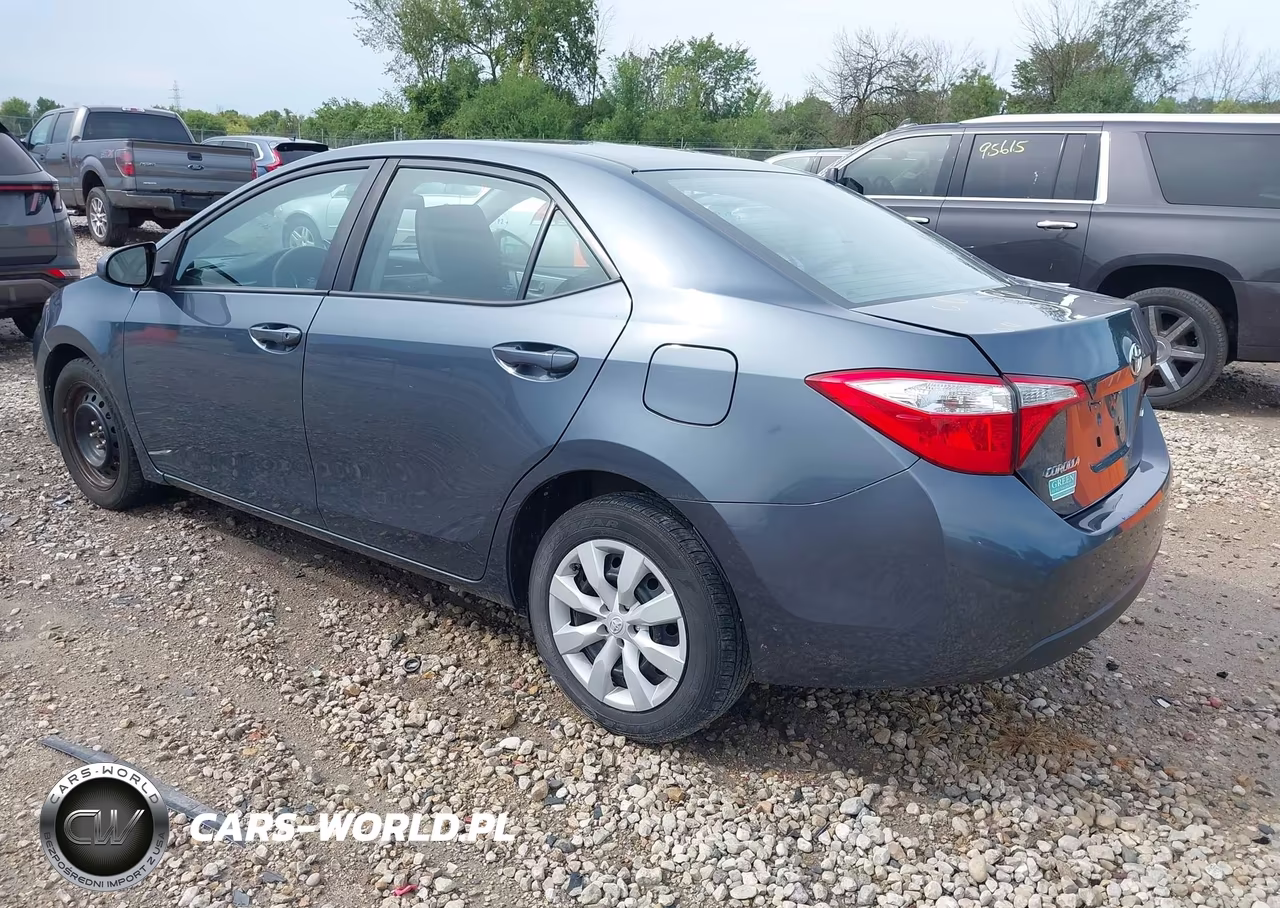 2015 Toyota Corolla Le VIN:2T1BURHE5FC256506 - 3