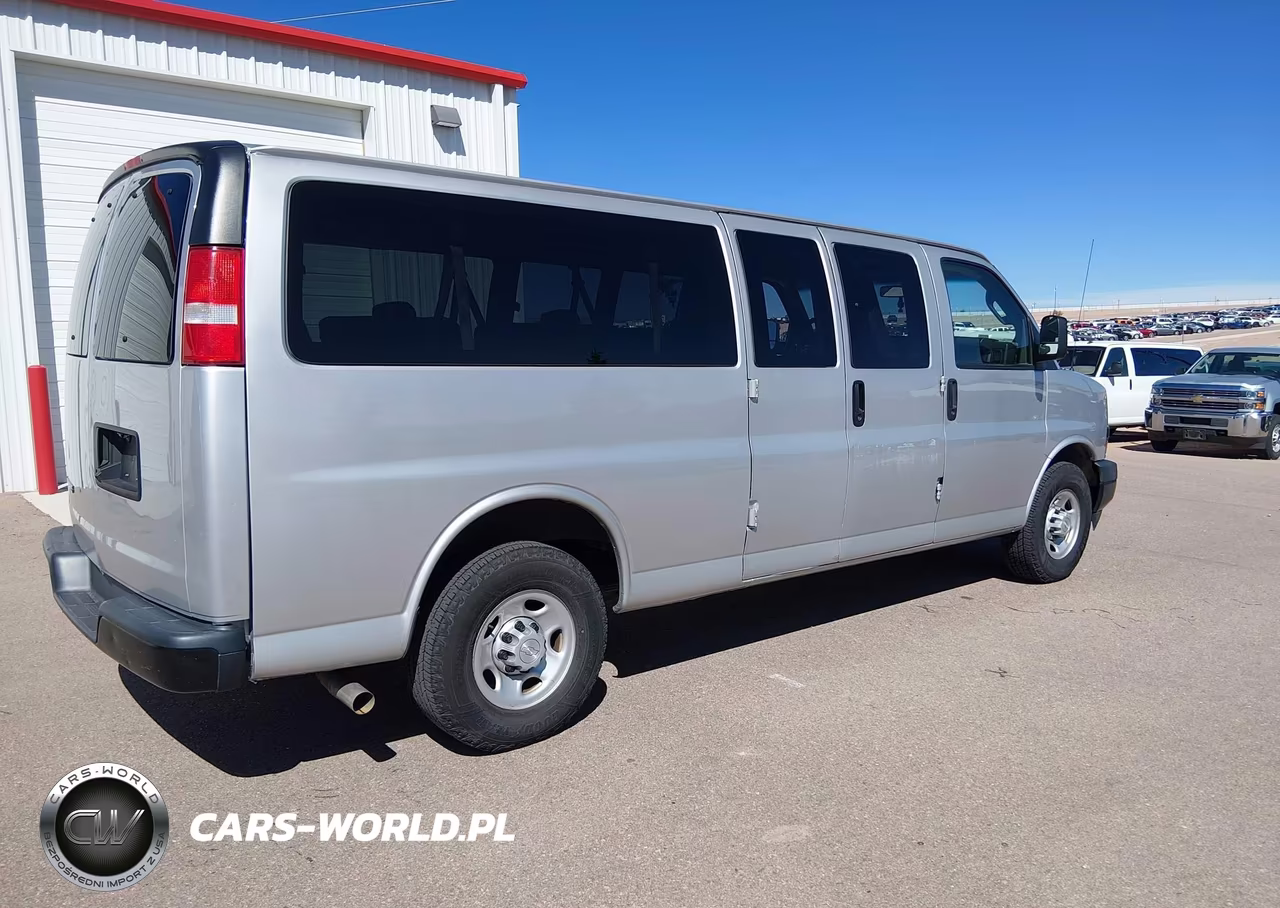 2019 Chevrolet Express 3500 Ls VIN:1GAZGNFG9K1352620 - 4