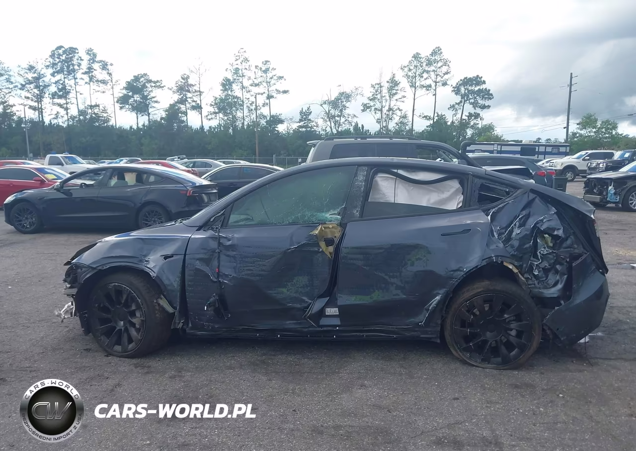 2022 Tesla Model Y Long Range Dual Motor All-Wheel Drive VIN:7SAYGDEE5NF307685 - 13