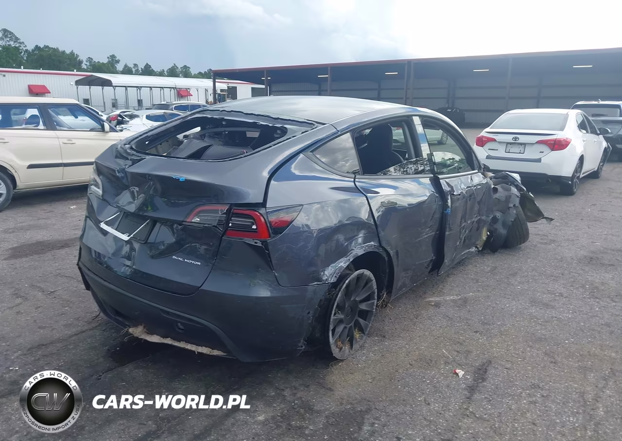 2022 Tesla Model Y Long Range Dual Motor All-Wheel Drive VIN:7SAYGDEE5NF307685 - 4