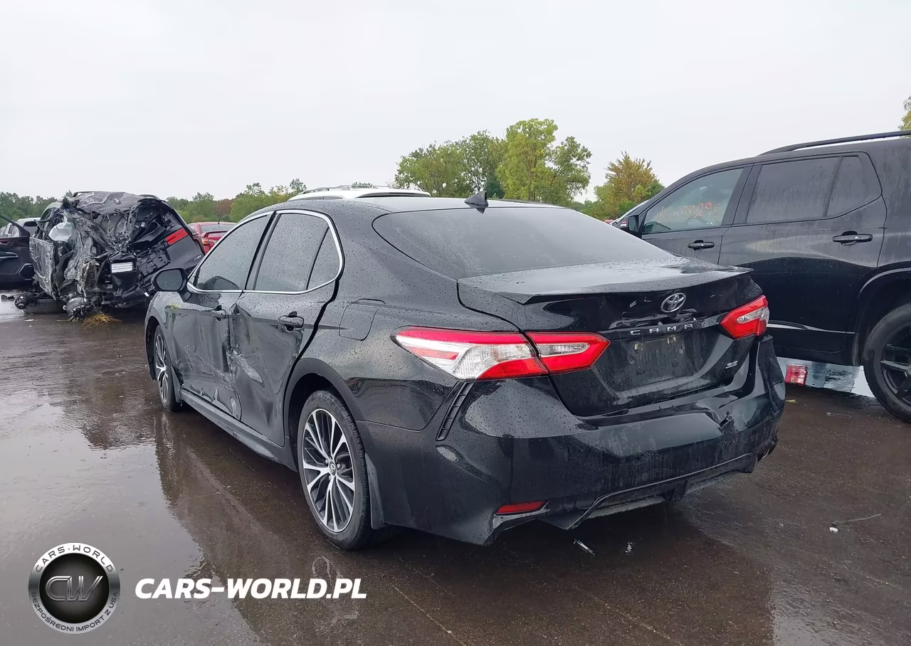 2020 Toyota Camry Se VIN:4T1G11AK8LU943831 - 3