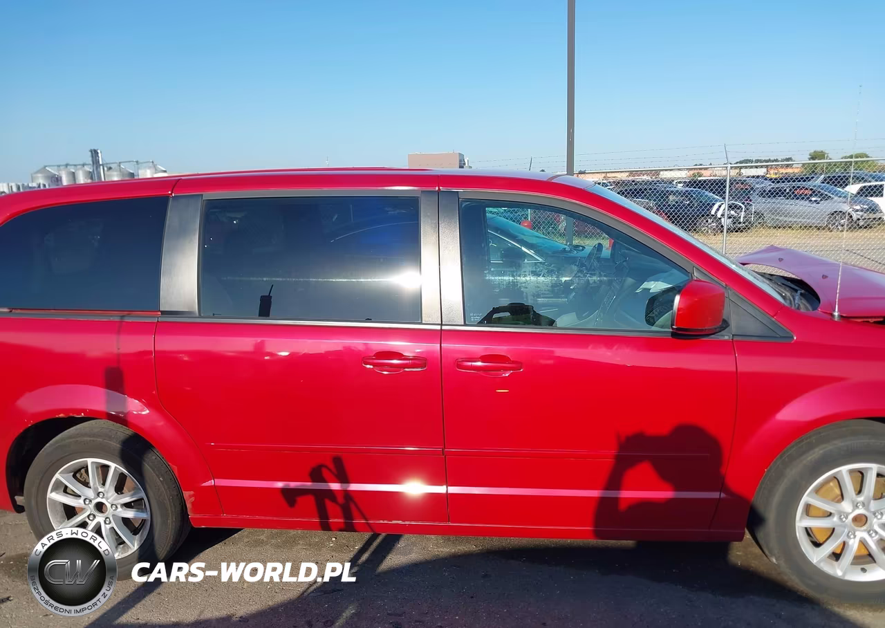 2015 Dodge Grand Caravan R-T VIN:2C4RDGEG0FR631565 - 13