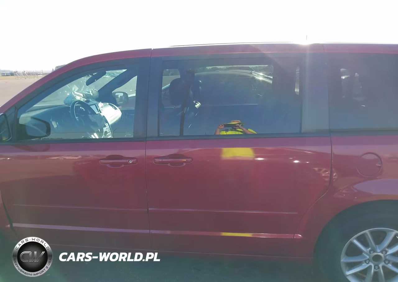 2015 Dodge Grand Caravan R-T VIN:2C4RDGEG0FR631565 - 14