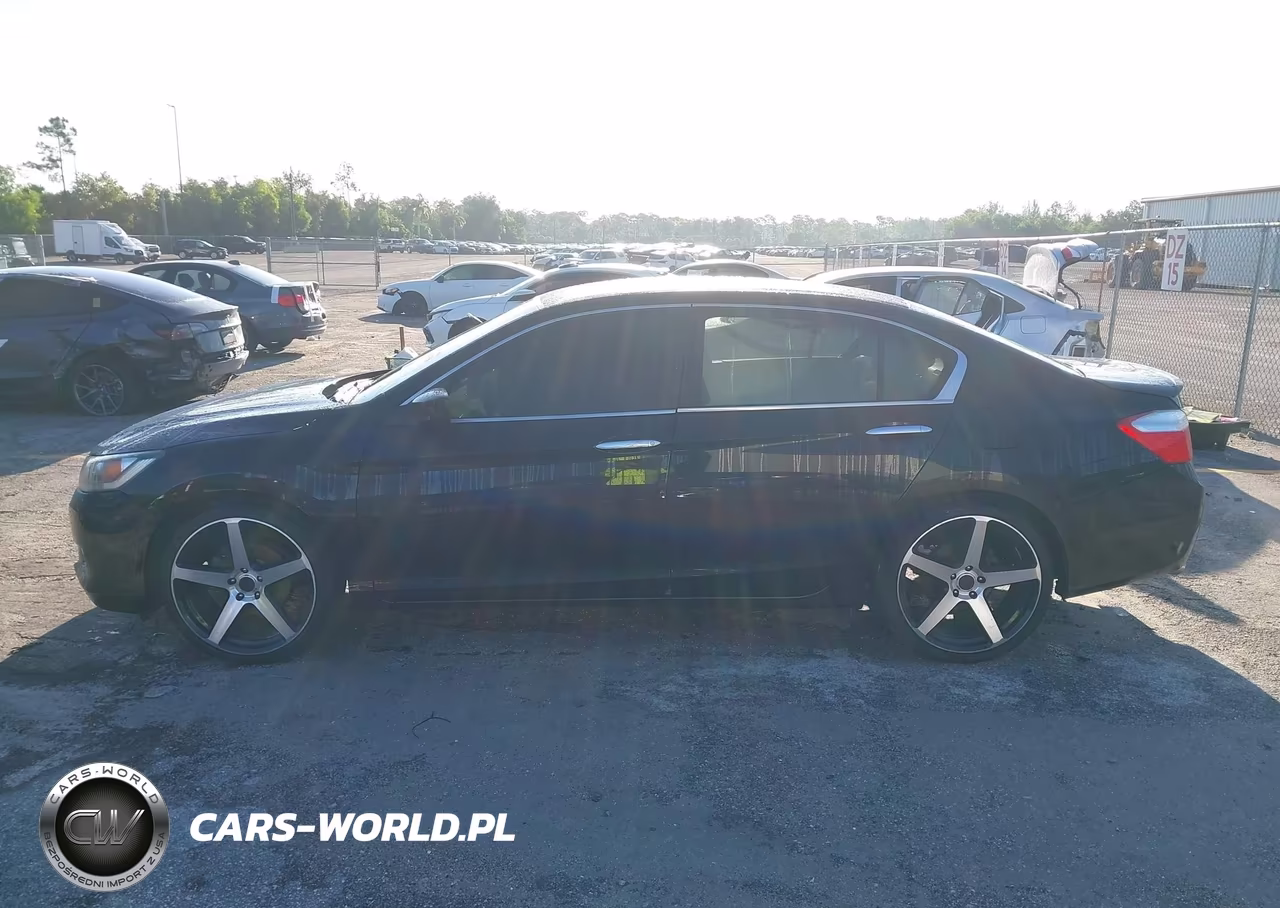 2015 Honda Accord Sport VIN:1HGCR2F5XFA008516 - 14