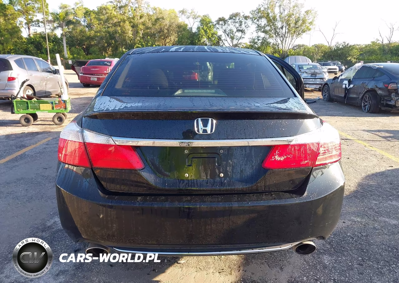 2015 Honda Accord Sport VIN:1HGCR2F5XFA008516 - 16