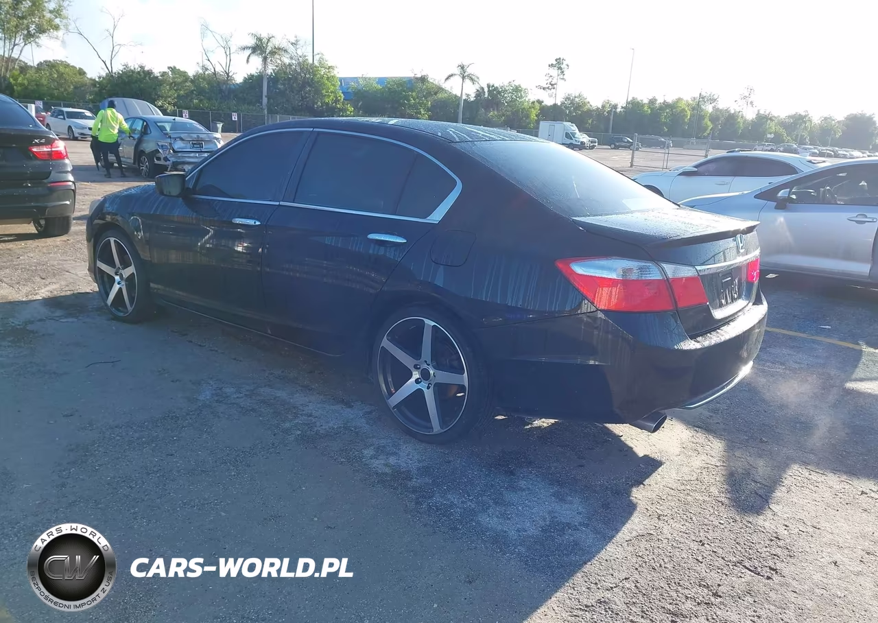 2015 Honda Accord Sport VIN:1HGCR2F5XFA008516 - 3