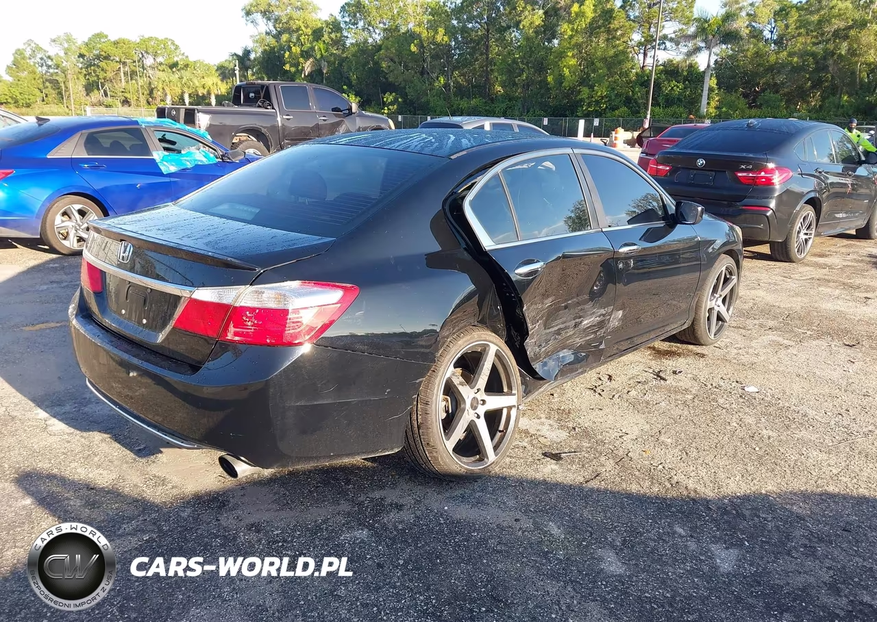 2015 Honda Accord Sport VIN:1HGCR2F5XFA008516 - 4
