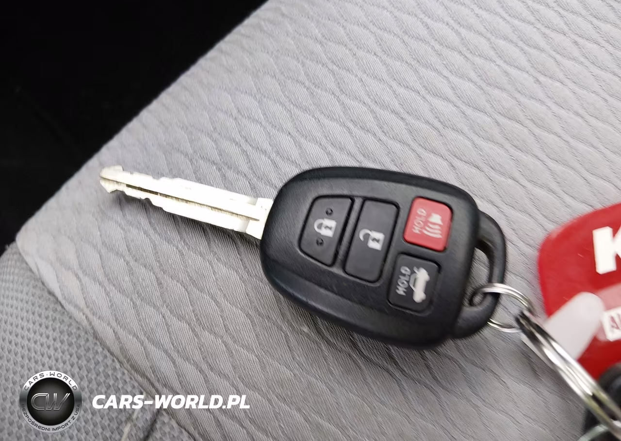 2015 Toyota Corolla Le VIN:2T1BURHE3FC239560 - 11