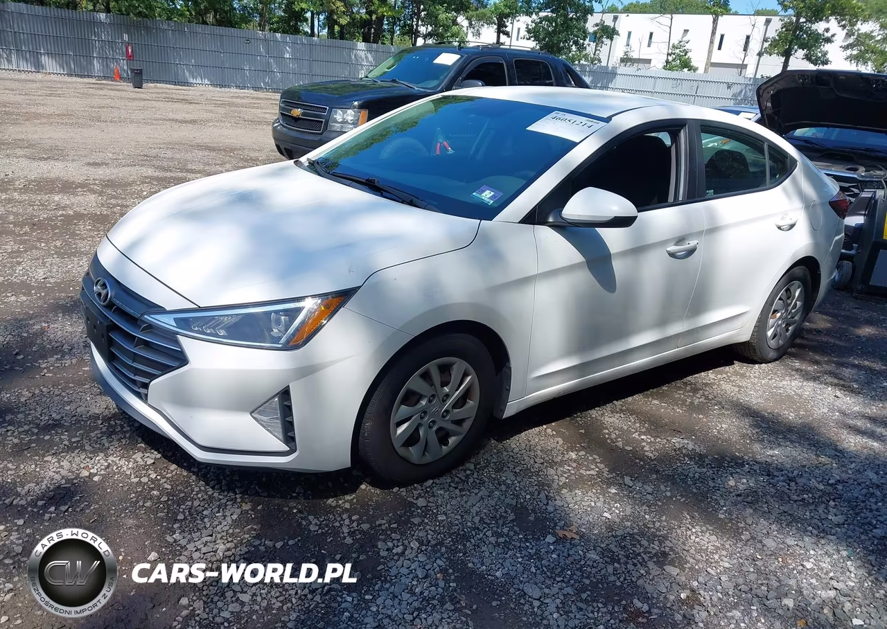 2019 Hyundai Elantra Se VIN:5NPD74LF1KH443588 - 2