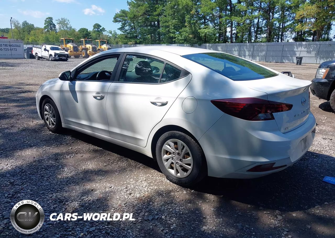2019 Hyundai Elantra Se VIN:5NPD74LF1KH443588 - 3