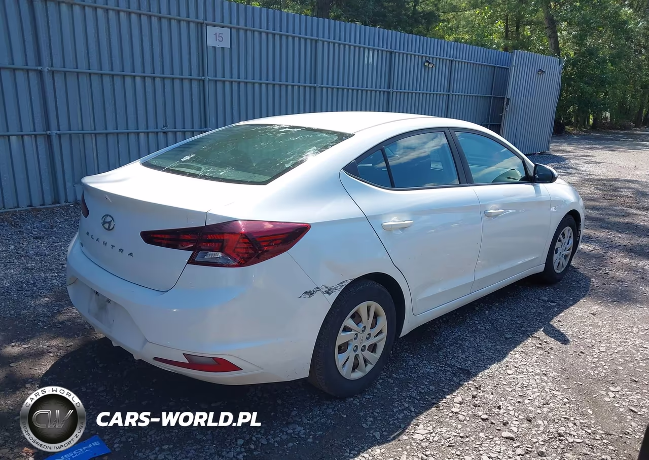 2019 Hyundai Elantra Se VIN:5NPD74LF1KH443588 - 4