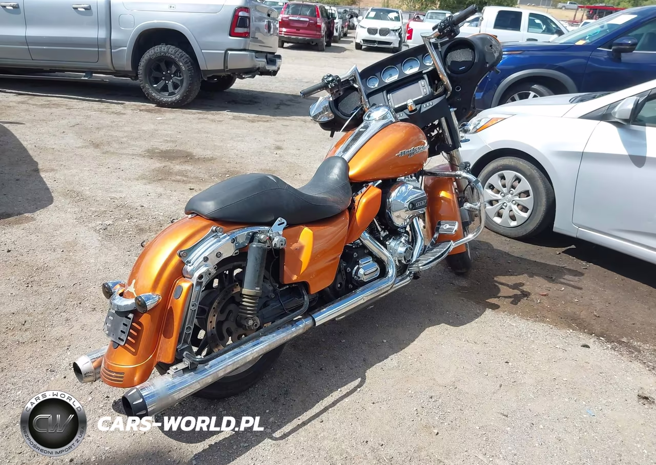 2014 Harley-Davidson Flhx Street Glide VIN:1HD1KBM15EB604859 - 4