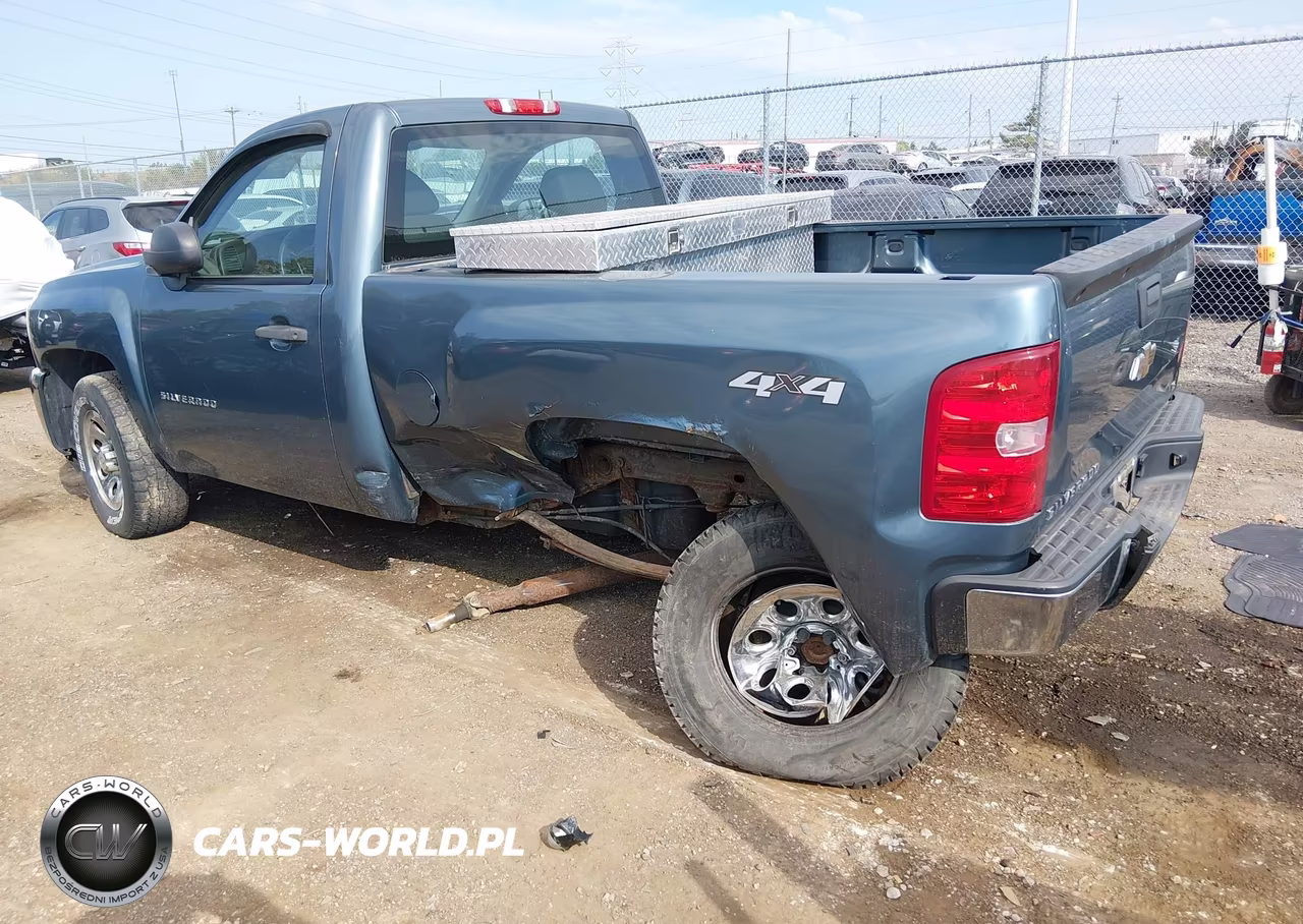 2011 Chevrolet Silverado 1500 Work Truck VIN:1GCNKPEX0BZ440684 - 3
