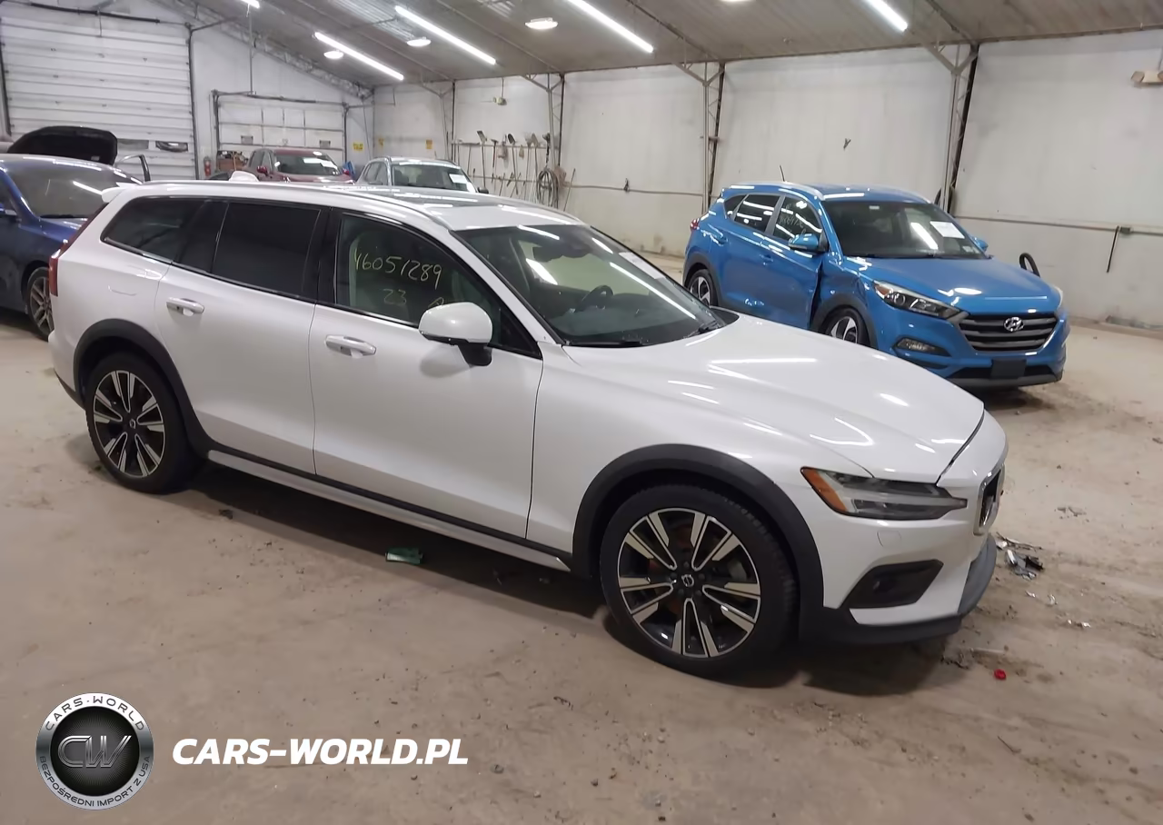 2023 Volvo V60 Cross Country B5 Ultimate