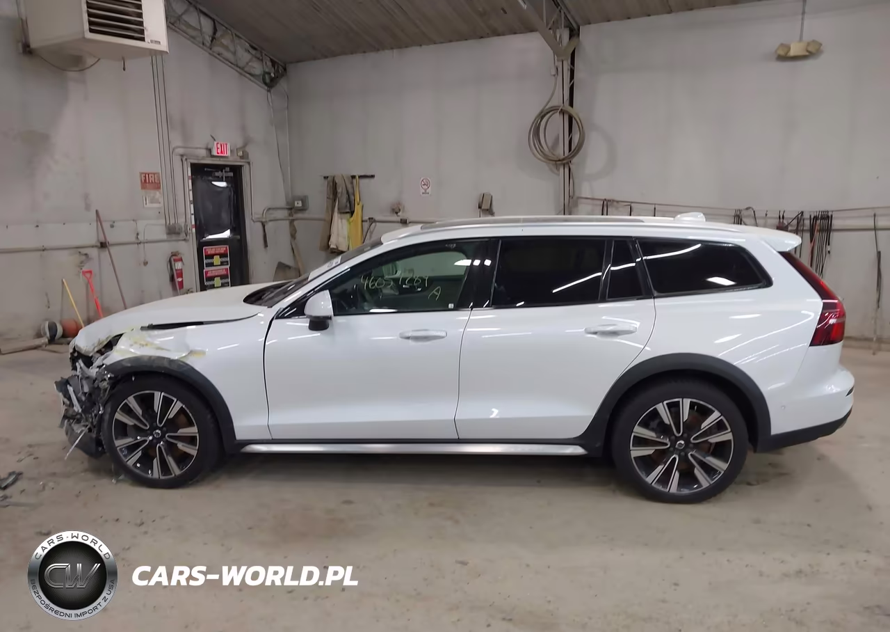 2023 Volvo V60 Cross Country B5 Ultimate VIN:YV4L12WC5P2105765 - 14