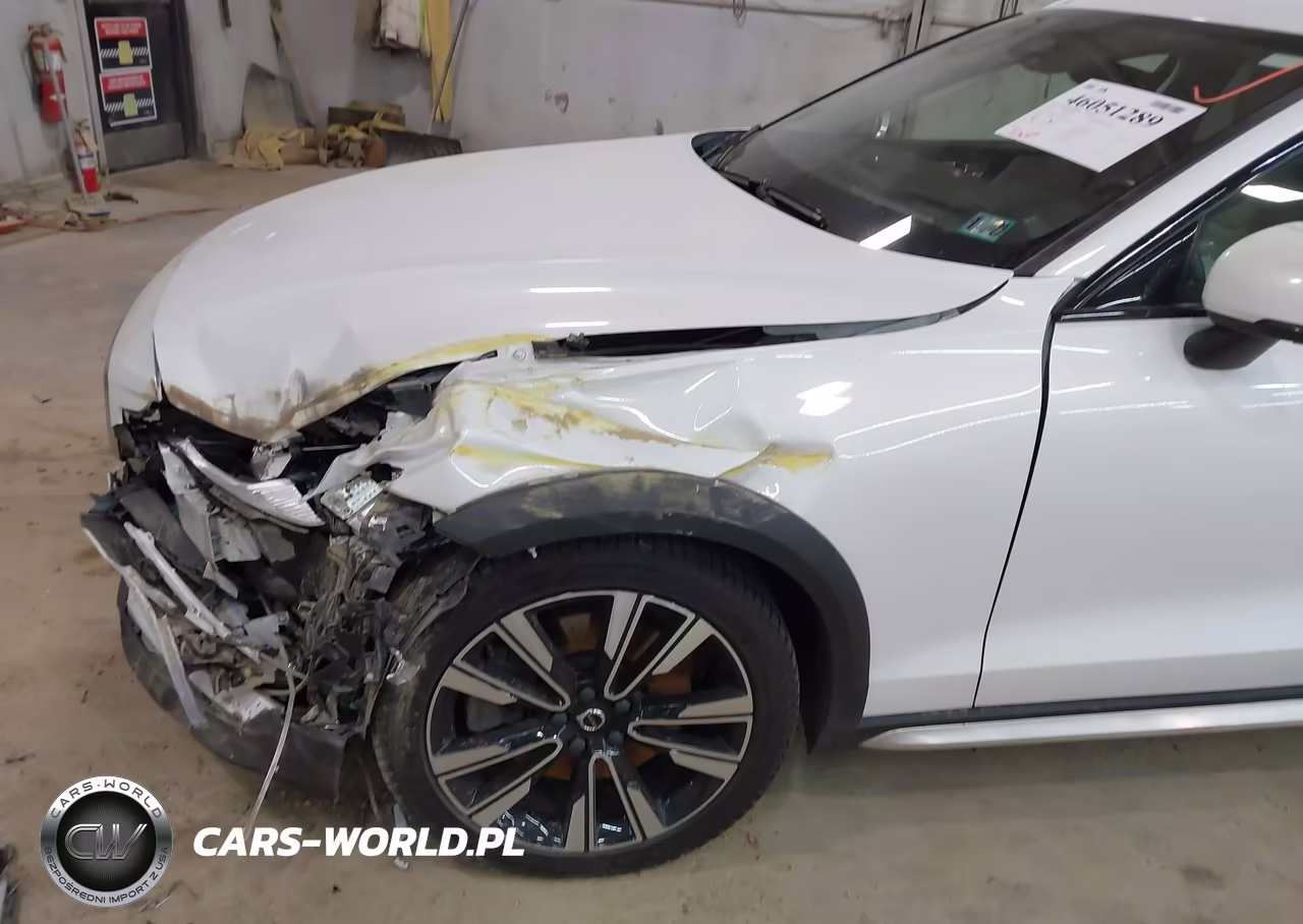 2023 Volvo V60 Cross Country B5 Ultimate VIN:YV4L12WC5P2105765 - 17