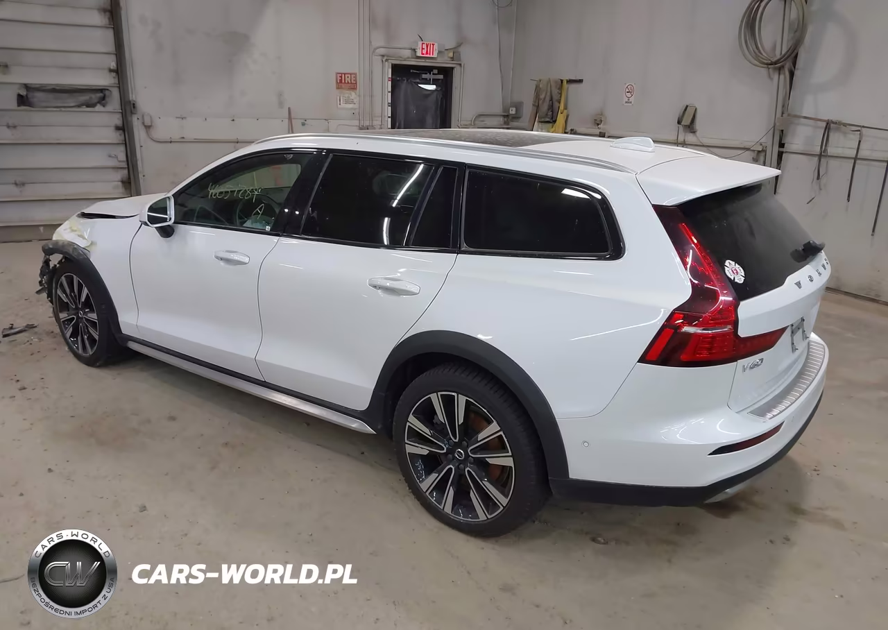 2023 Volvo V60 Cross Country B5 Ultimate VIN:YV4L12WC5P2105765 - 3
