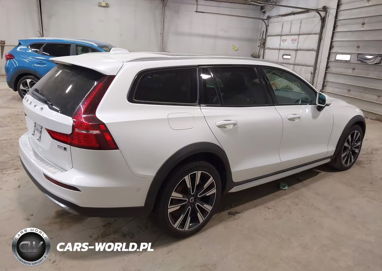 2023 Volvo V60 Cross Country B5 Ultimate VIN:YV4L12WC5P2105765 - 4