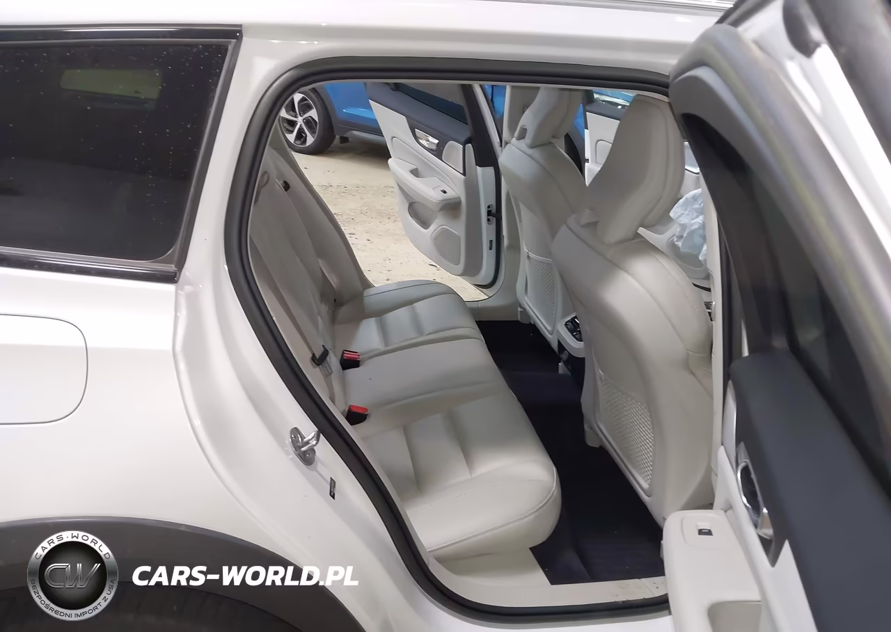 2023 Volvo V60 Cross Country B5 Ultimate VIN:YV4L12WC5P2105765 - 8