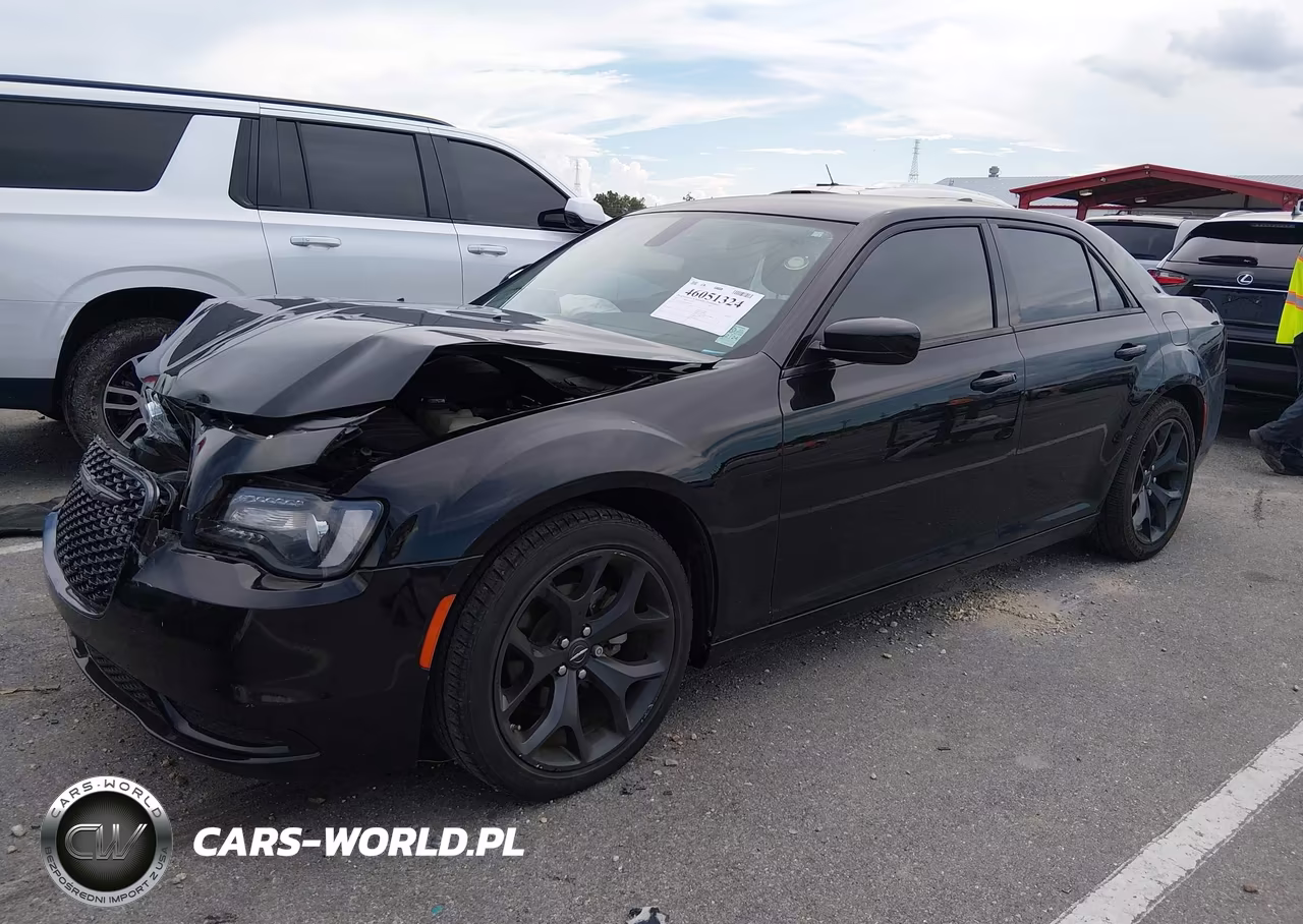 2022 Chrysler 300 Touring VIN:2C3CCAAG3NH209987 - 2
