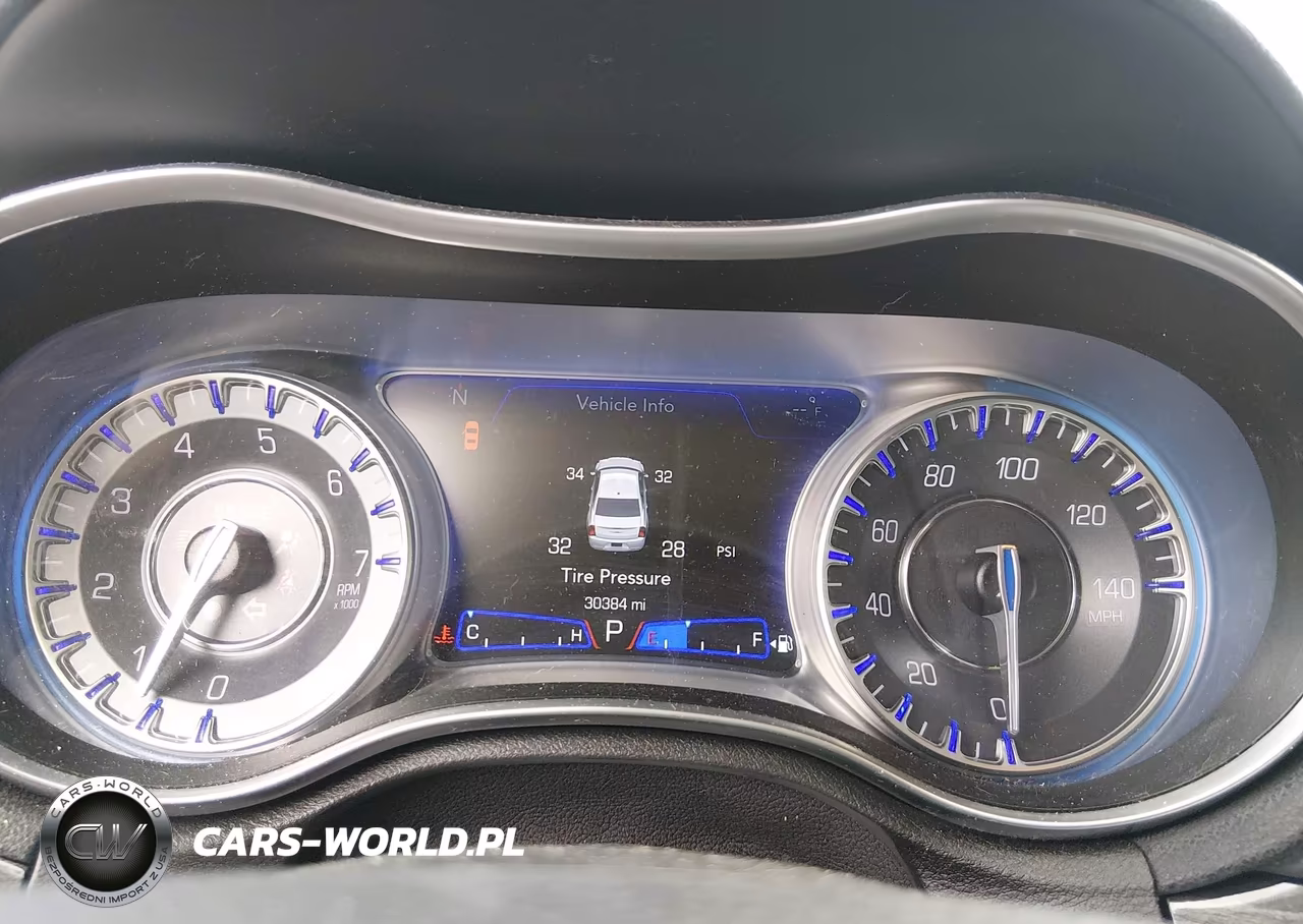 2022 Chrysler 300 Touring VIN:2C3CCAAG3NH209987 - 7