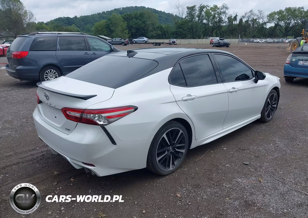 2019 Toyota Camry Xse VIN:4T1B61HK8KU236857 - 4