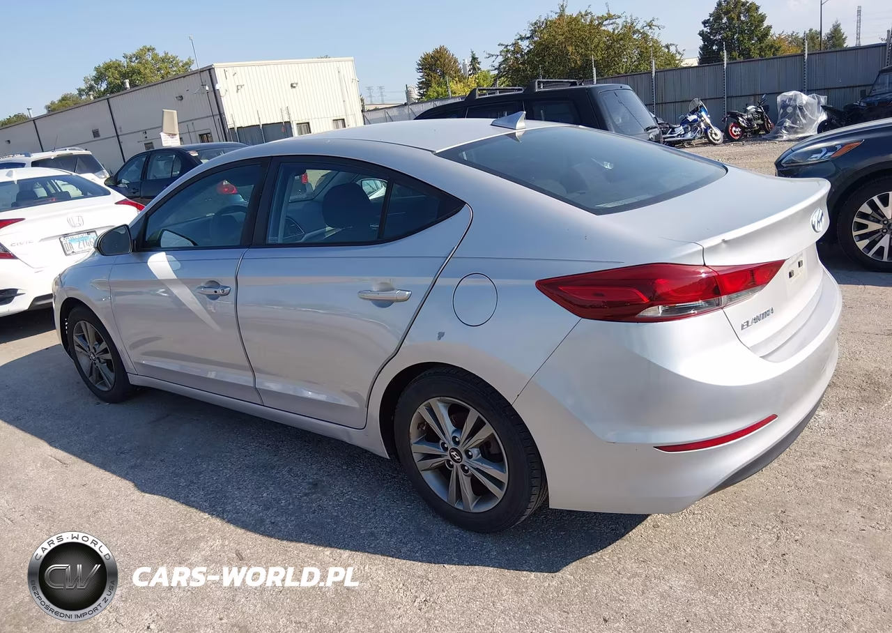 2018 Hyundai Elantra Value Edition VIN:5NPD84LF2JH285385 - 3