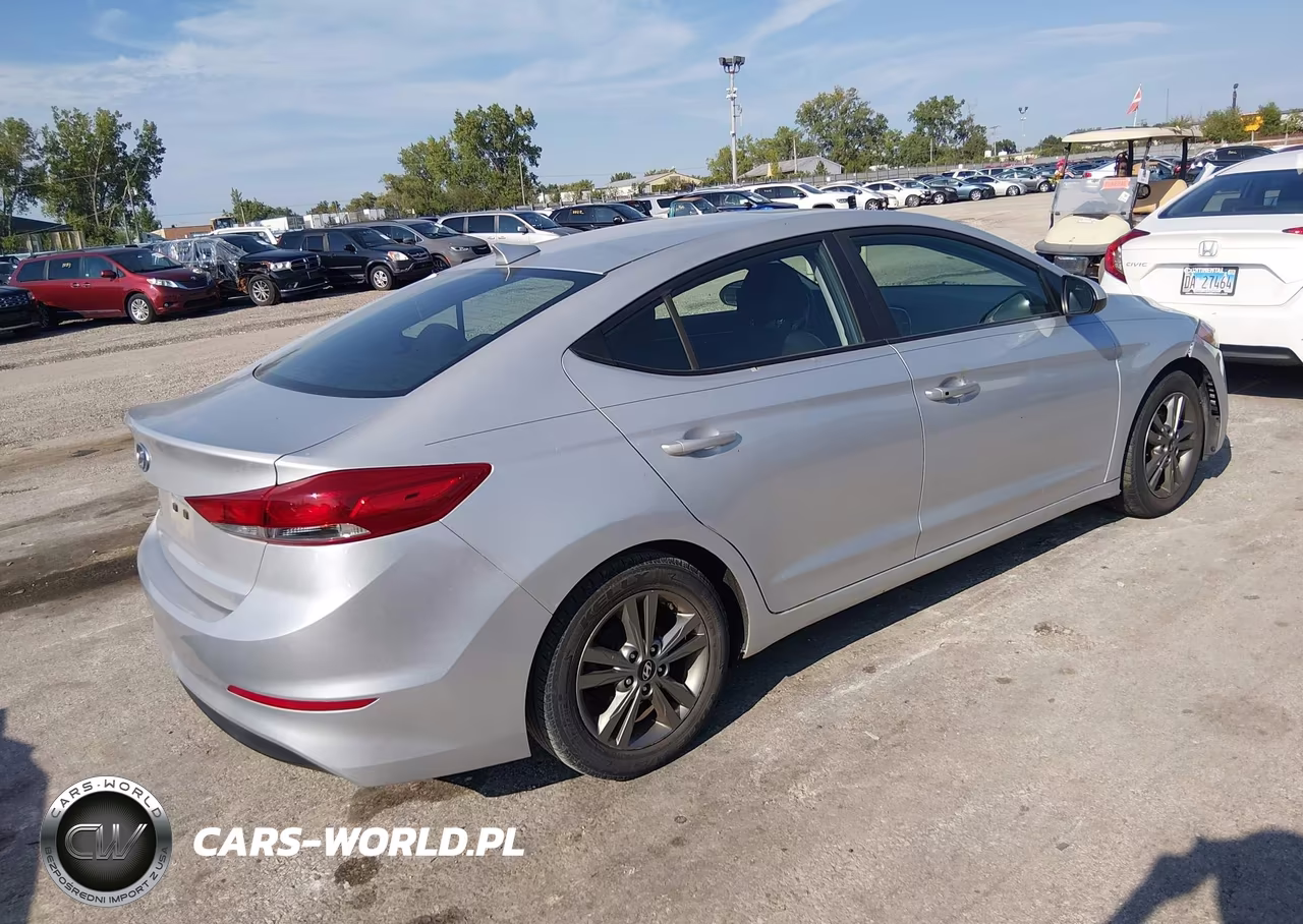 2018 Hyundai Elantra Value Edition VIN:5NPD84LF2JH285385 - 4