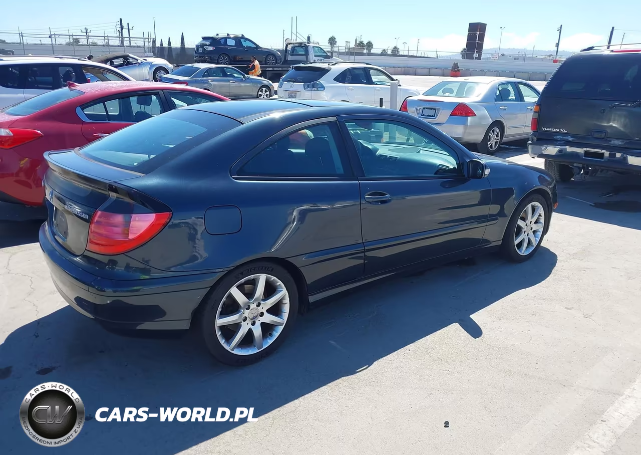 2004 Mercedes-Benz C 230 Kompressor Sport VIN:WDBRN40J44A592414 - 4