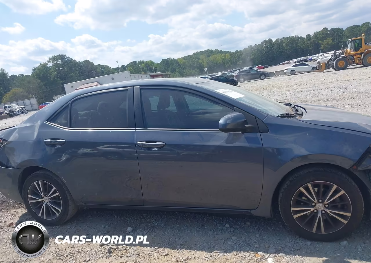 2018 Toyota Corolla Le VIN:5YFBURHE9JP834700 - 13