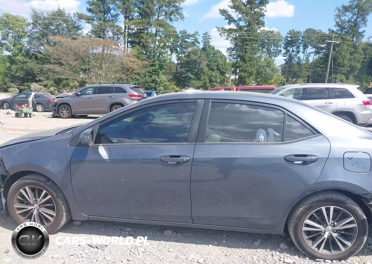 2018 Toyota Corolla Le VIN:5YFBURHE9JP834700 - 14