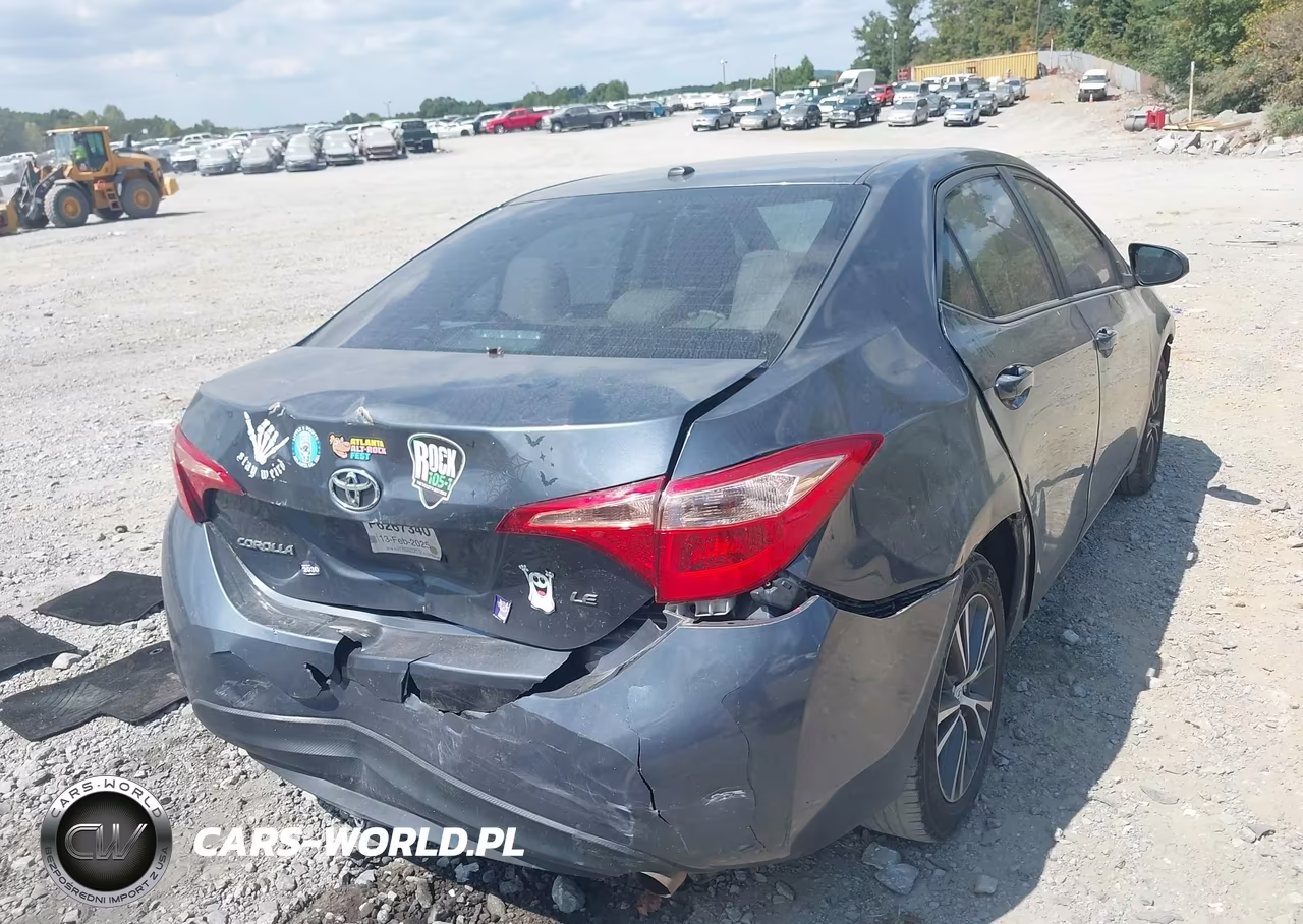 2018 Toyota Corolla Le VIN:5YFBURHE9JP834700 - 4