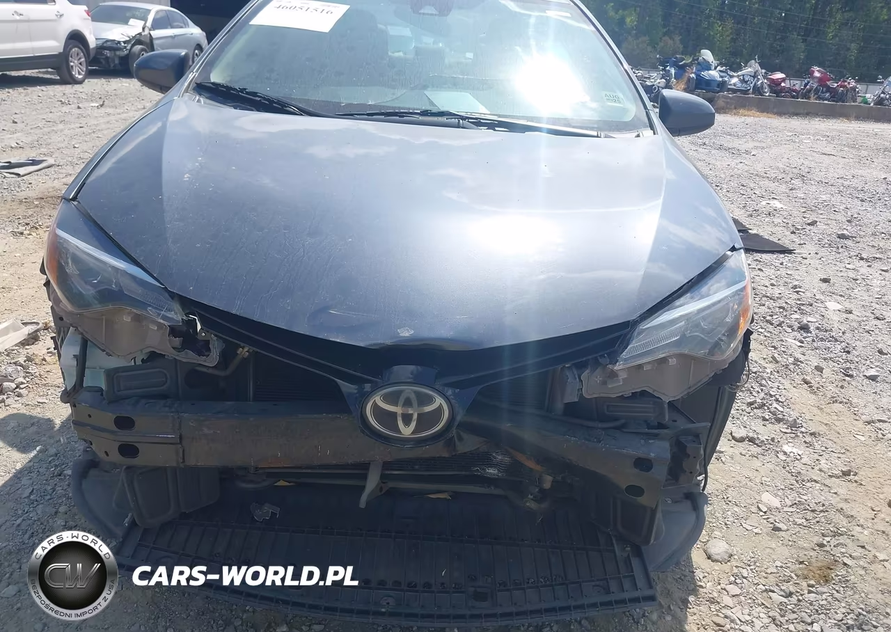 2018 Toyota Corolla Le VIN:5YFBURHE9JP834700 - 6