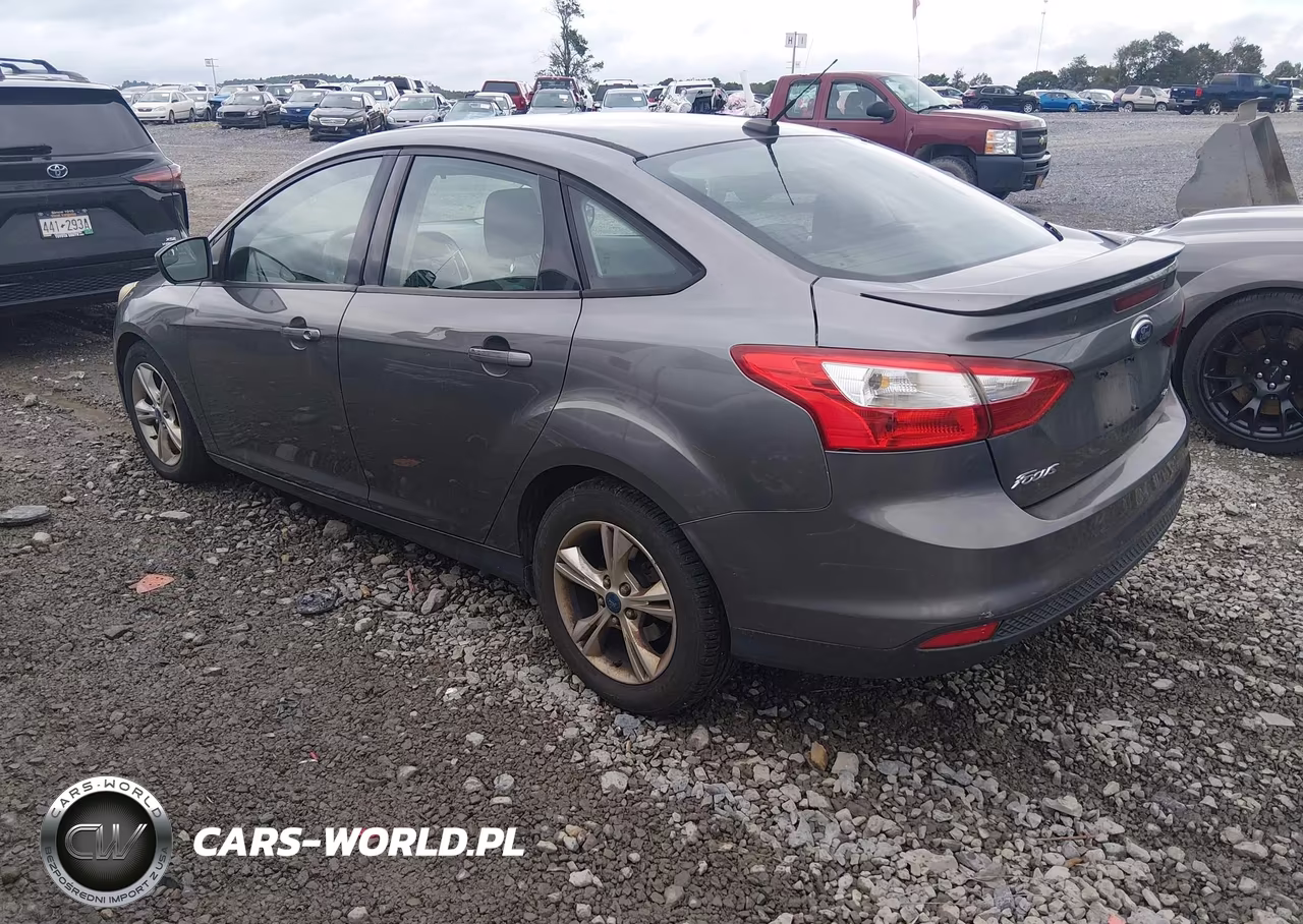 2012 Ford Focus Se VIN:1FAHP3F2XCL336319 - 3