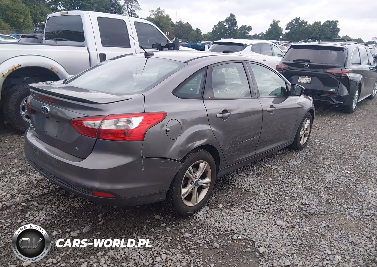 2012 Ford Focus Se VIN:1FAHP3F2XCL336319 - 4
