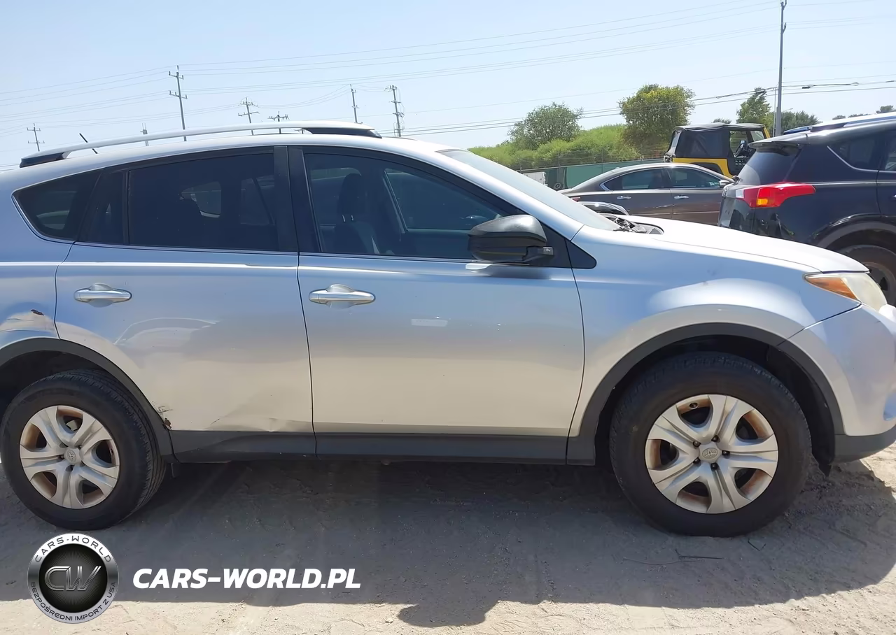 2015 Toyota Rav4 Le VIN:JTMZFREV2FJ046690 - 13