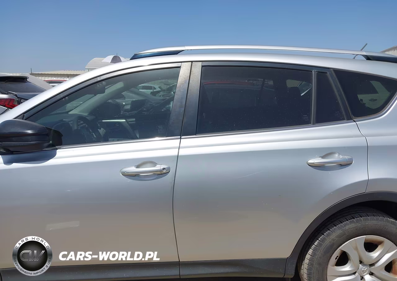 2015 Toyota Rav4 Le VIN:JTMZFREV2FJ046690 - 14