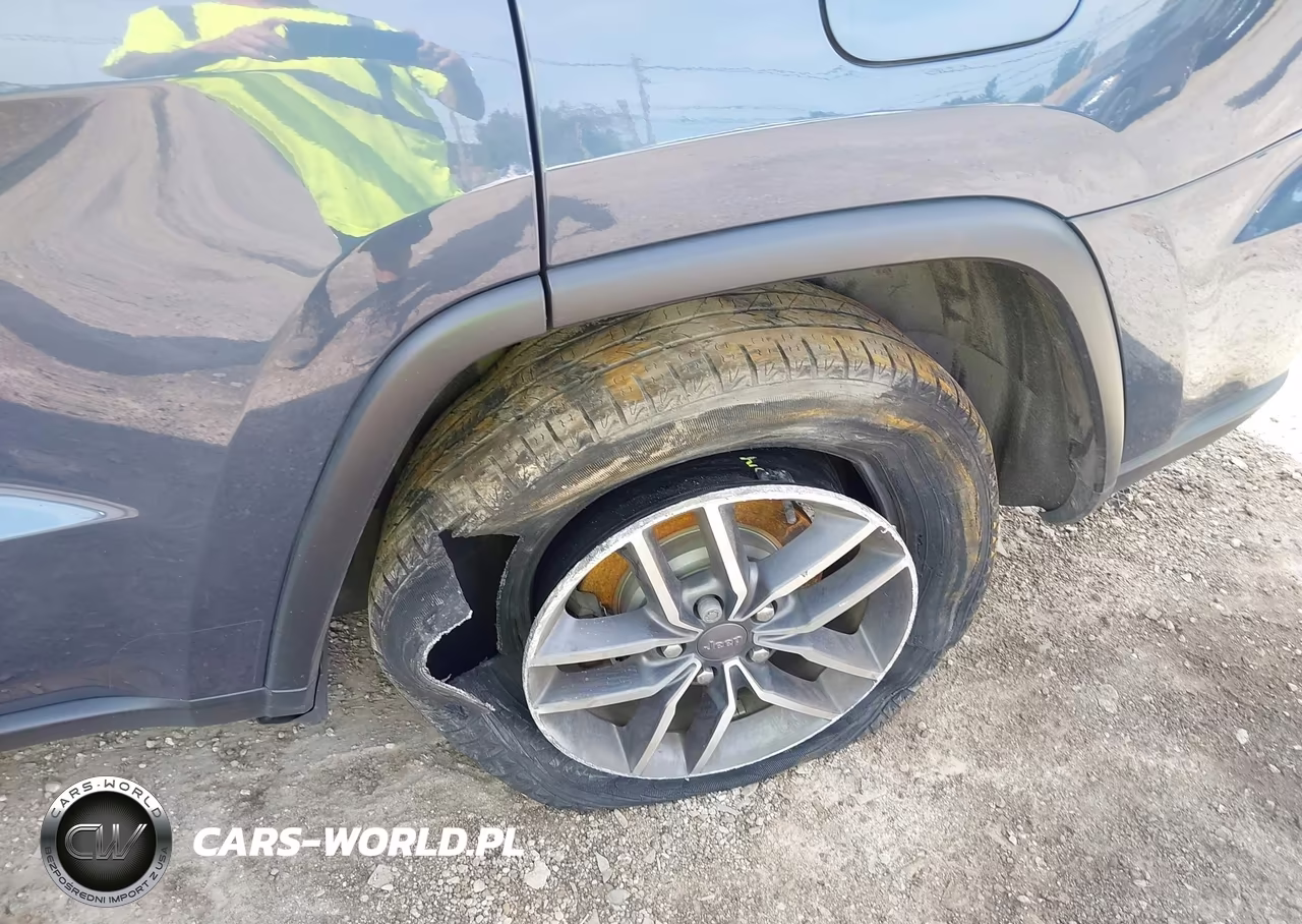 2020 Jeep Grand Cherokee Limited 4X4 VIN:1C4RJFBGXLC417260 - 17