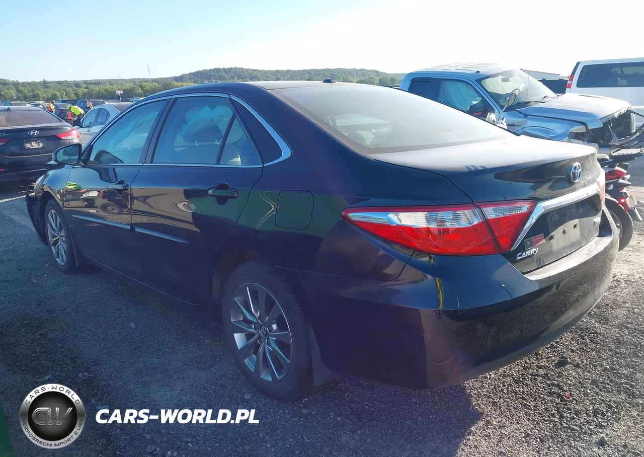 2015 Toyota Camry Xle VIN:4T1BF1FK4FU926713 - 3