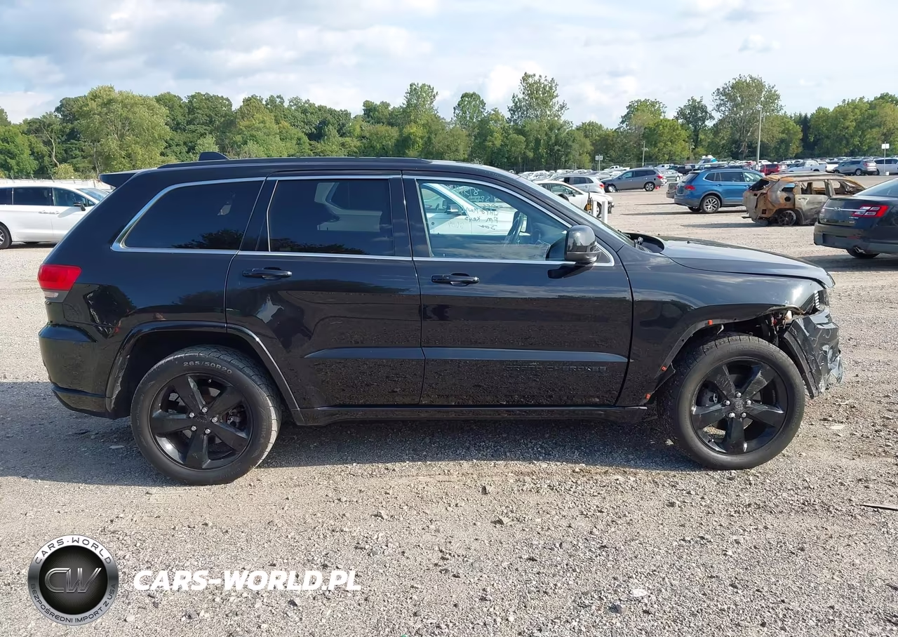 2015 Jeep Grand Cherokee Altitude VIN:1C4RJFAG4FC782684 - 13