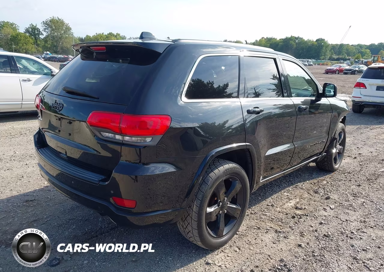 2015 Jeep Grand Cherokee Altitude VIN:1C4RJFAG4FC782684 - 4