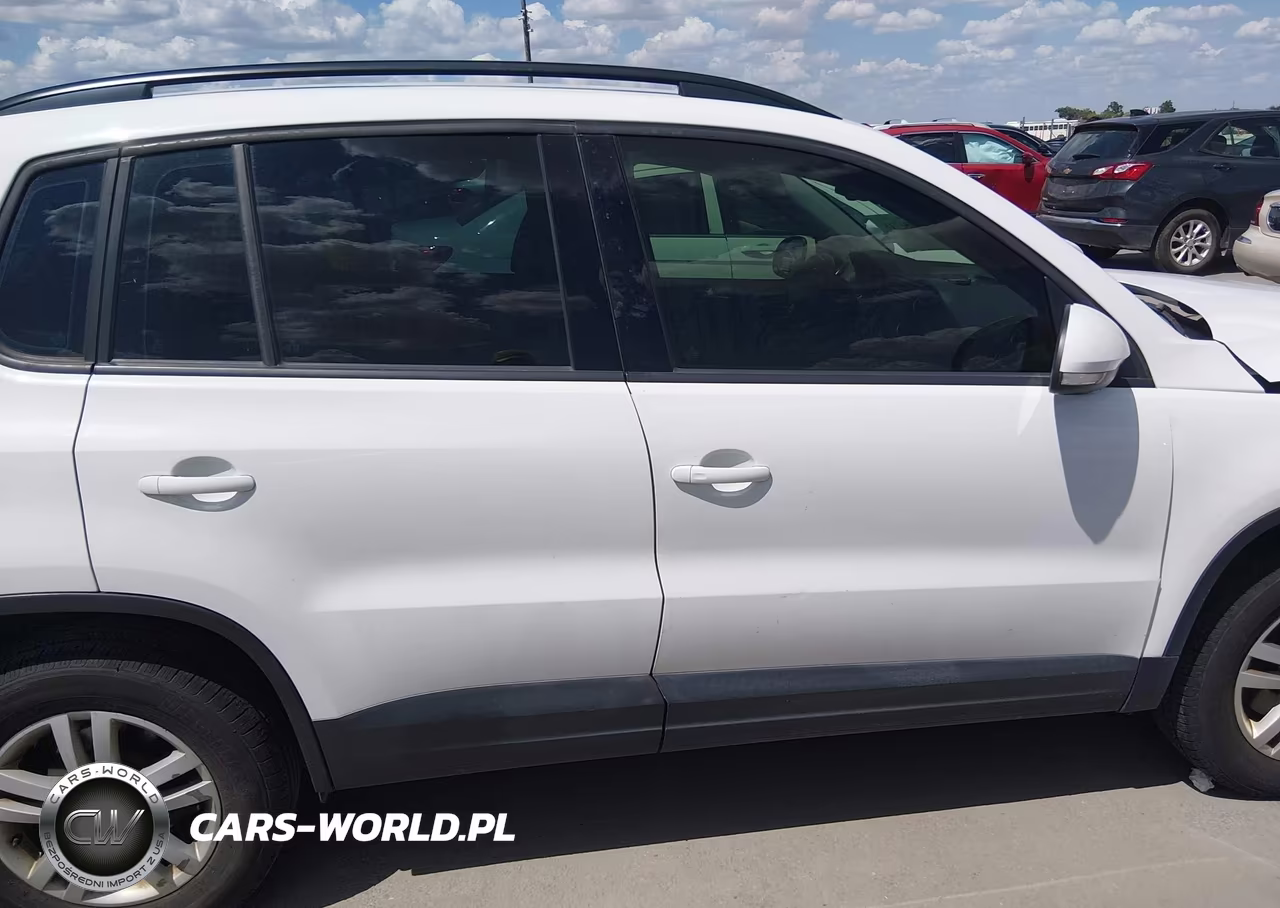 2017 Volkswagen Tiguan 2.0T S VIN:WVGBV7AXXHK000968 - 13