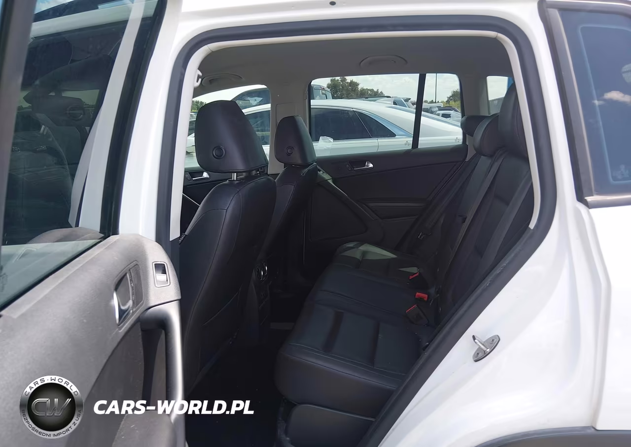 2017 Volkswagen Tiguan 2.0T S VIN:WVGBV7AXXHK000968 - 8