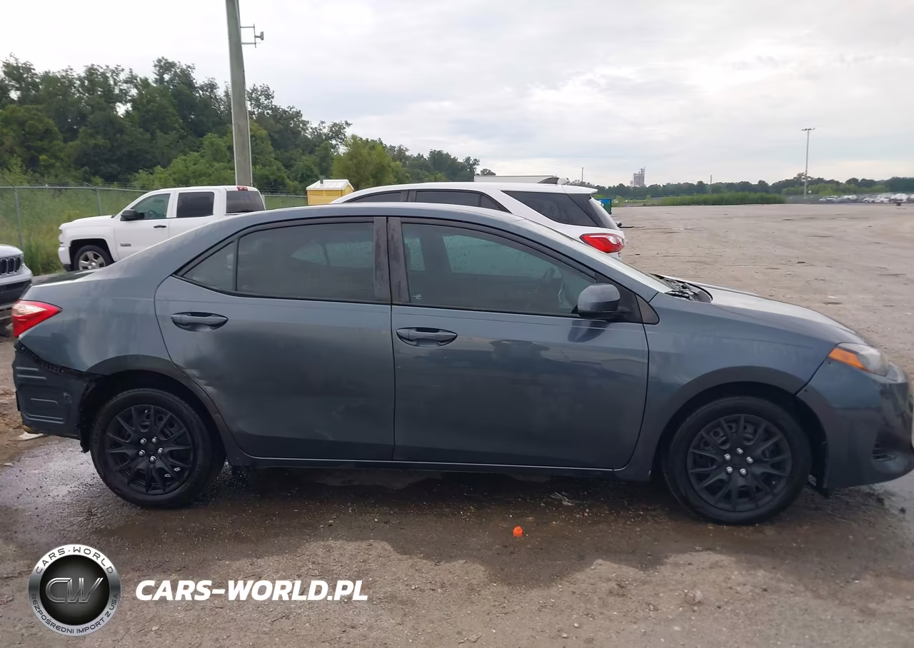 2017 Toyota Corolla Le VIN:2T1BURHE5HC878171 - 13