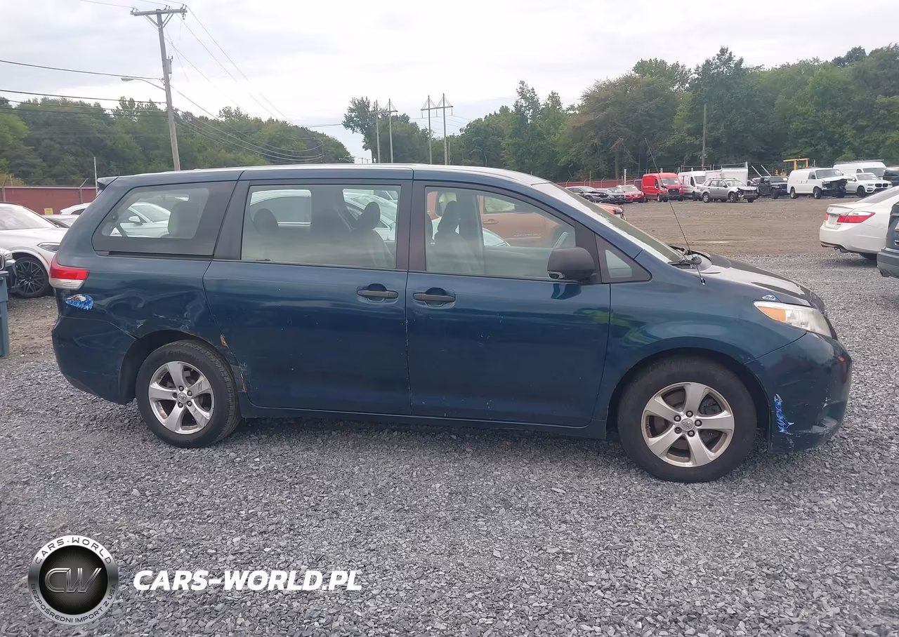 2011 Toyota Sienna VIN:5TDKA3DC3BS007357 - 13