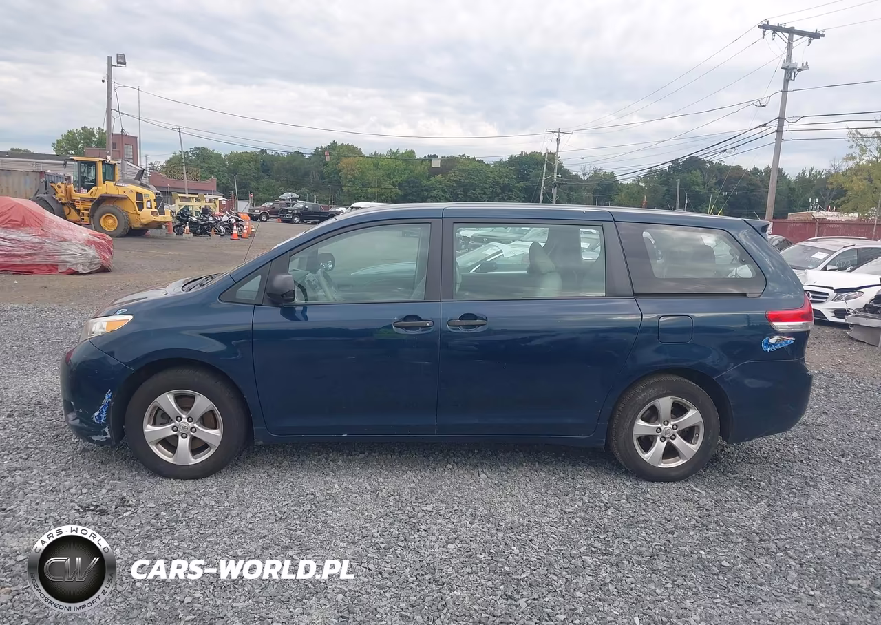 2011 Toyota Sienna VIN:5TDKA3DC3BS007357 - 14