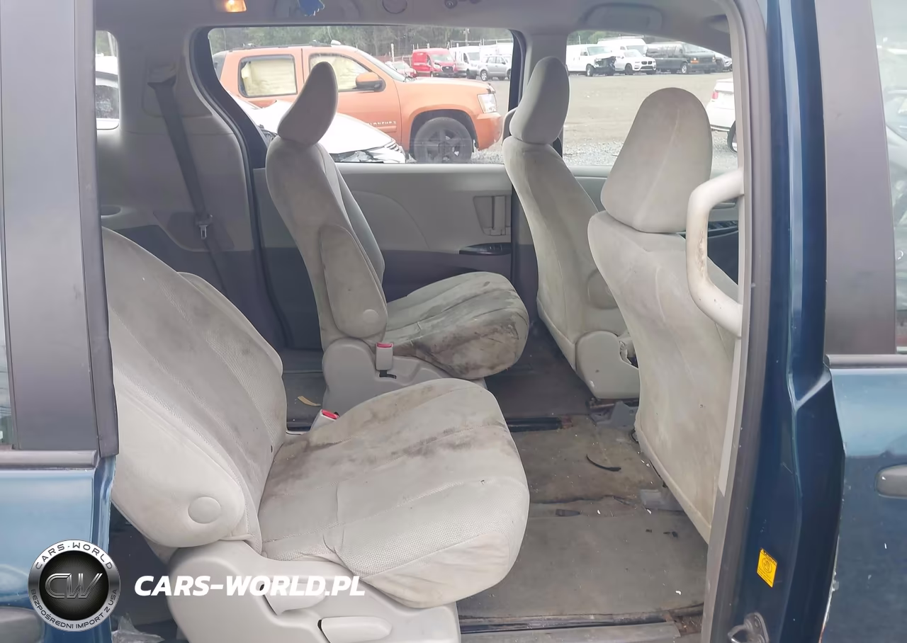 2011 Toyota Sienna VIN:5TDKA3DC3BS007357 - 8