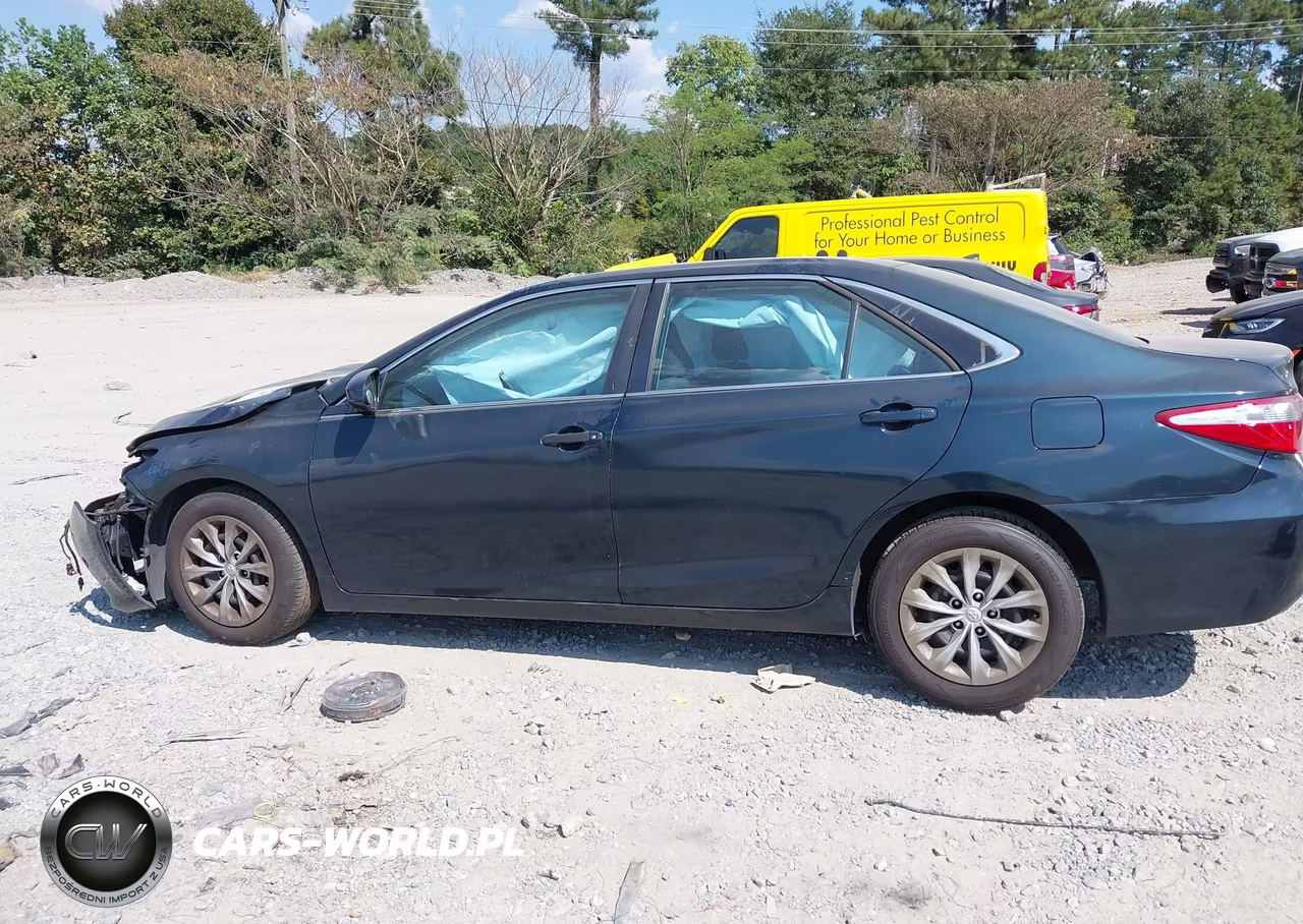 2016 Toyota Camry Le VIN:4T1BF1FK6GU124763 - 14