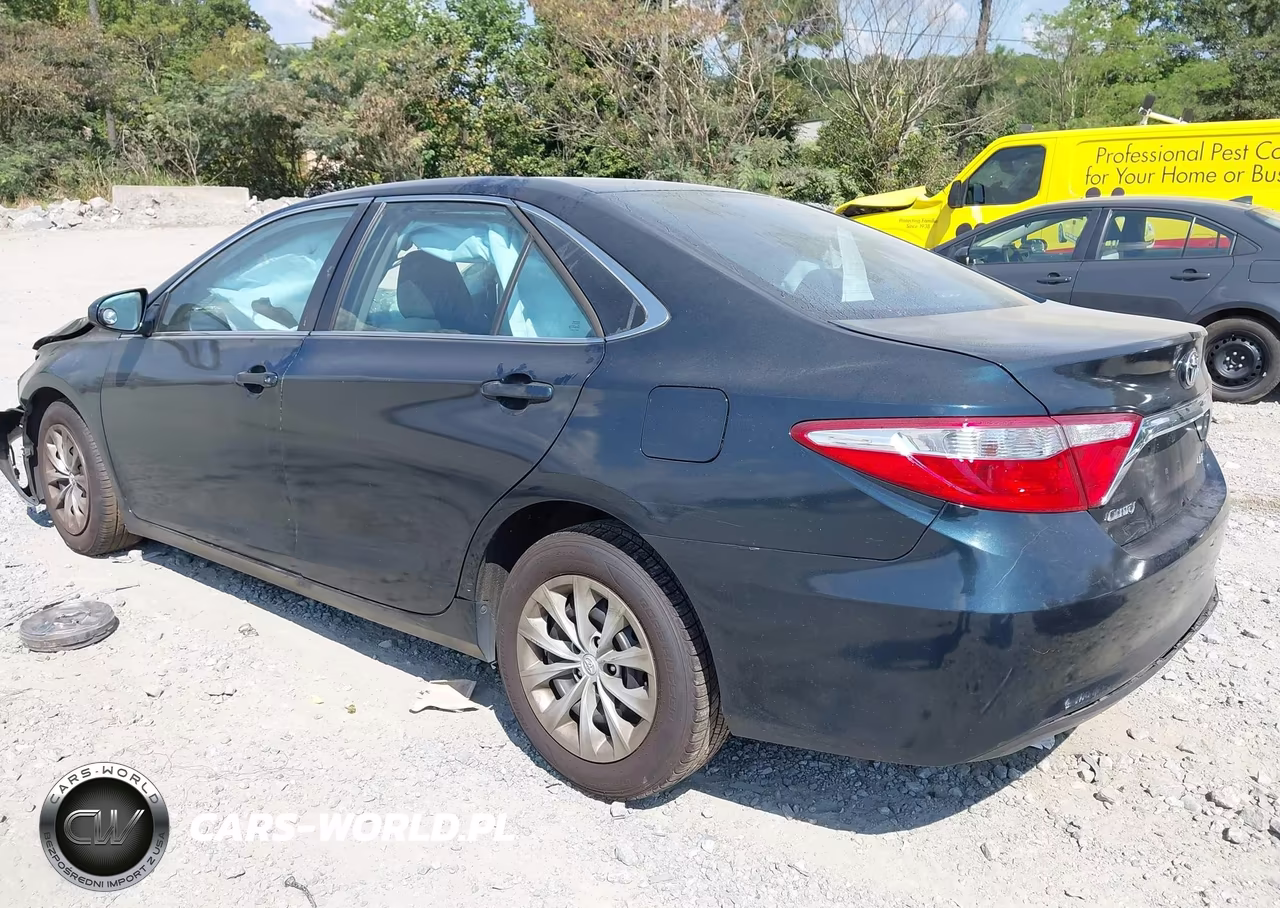 2016 Toyota Camry Le VIN:4T1BF1FK6GU124763 - 3