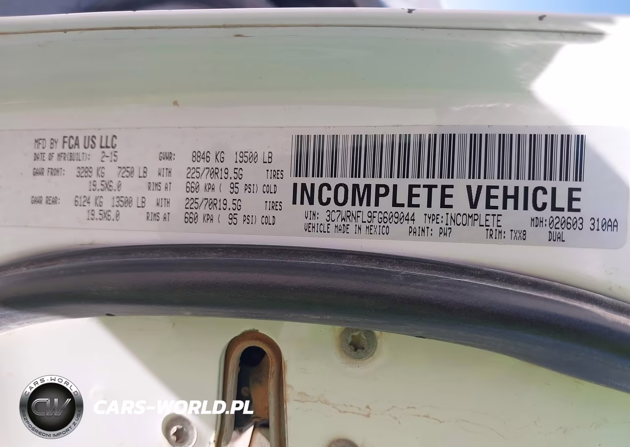 2015 Ram 5500 Chassis Tradesman-Slt-Laramie VIN:3C7WRNFL9FG609044 - 9